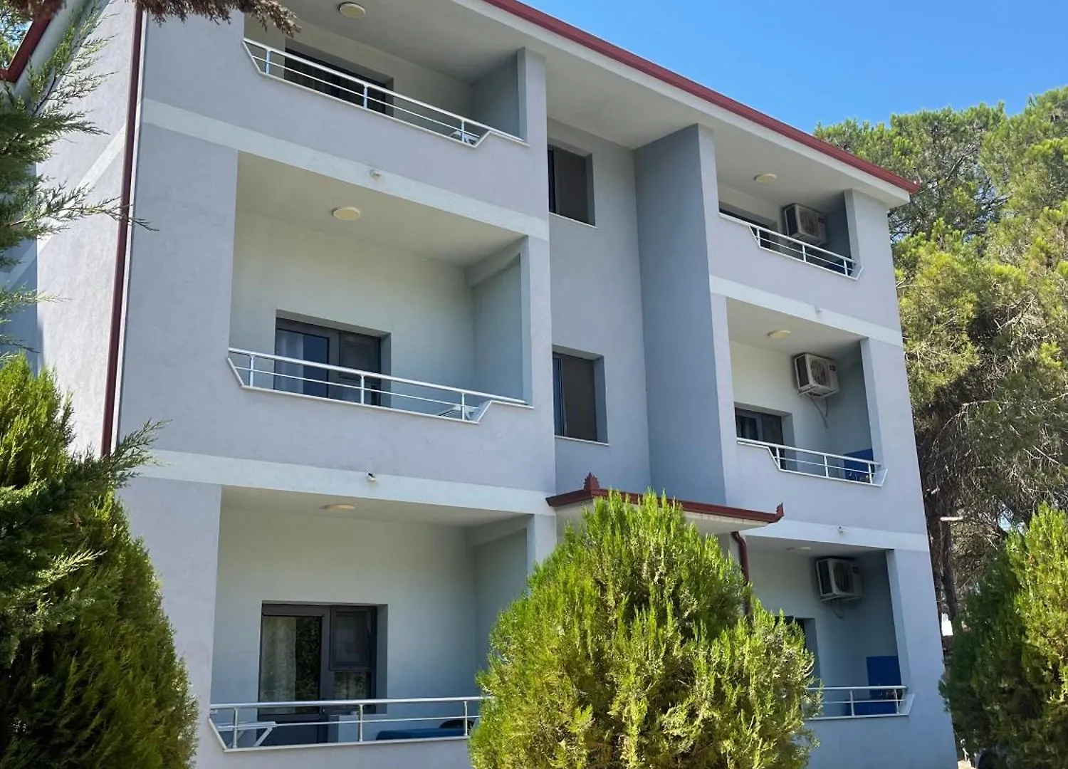 Canary Hotel Golem