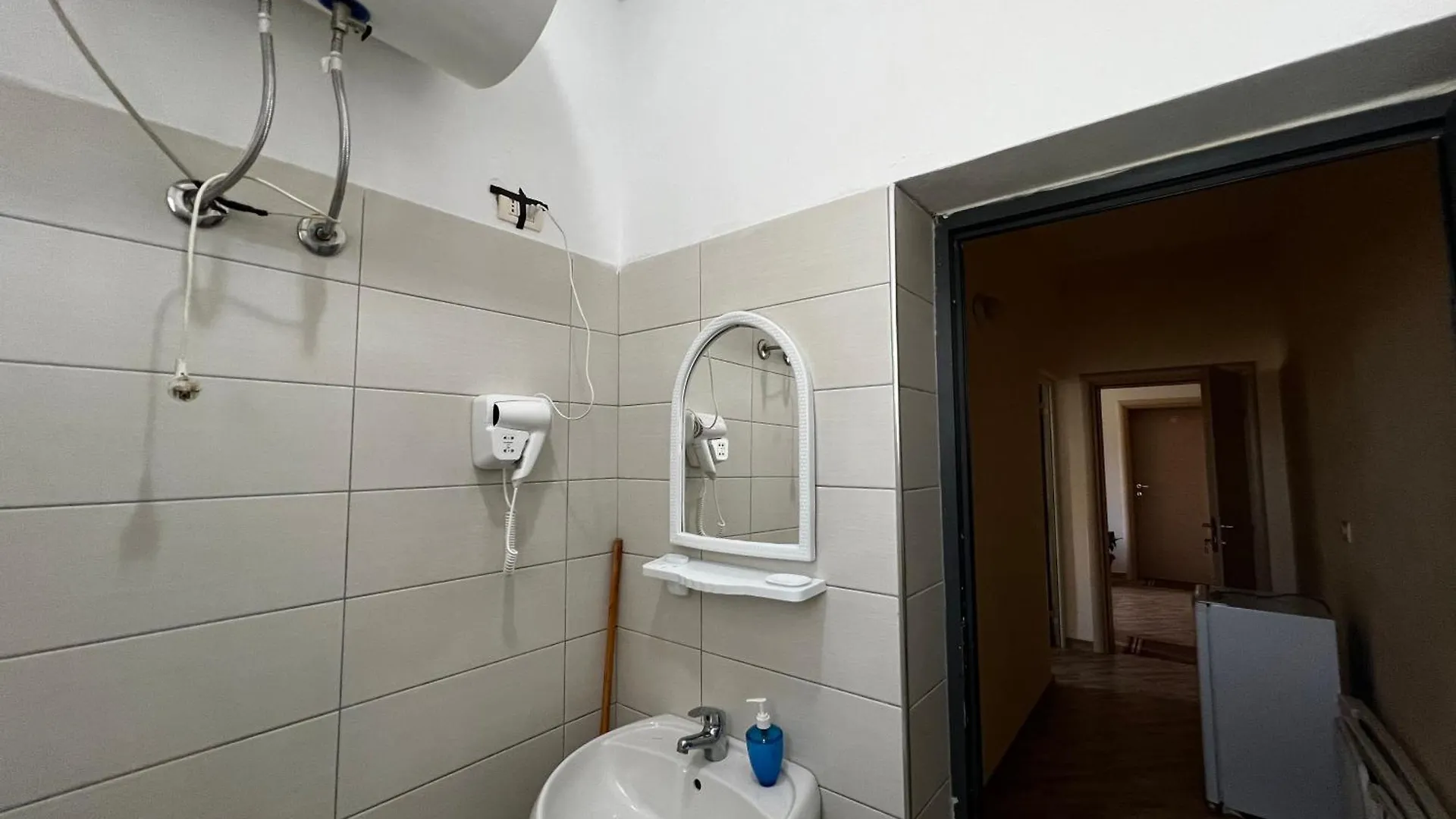 Herberg Canary Hotel Golem