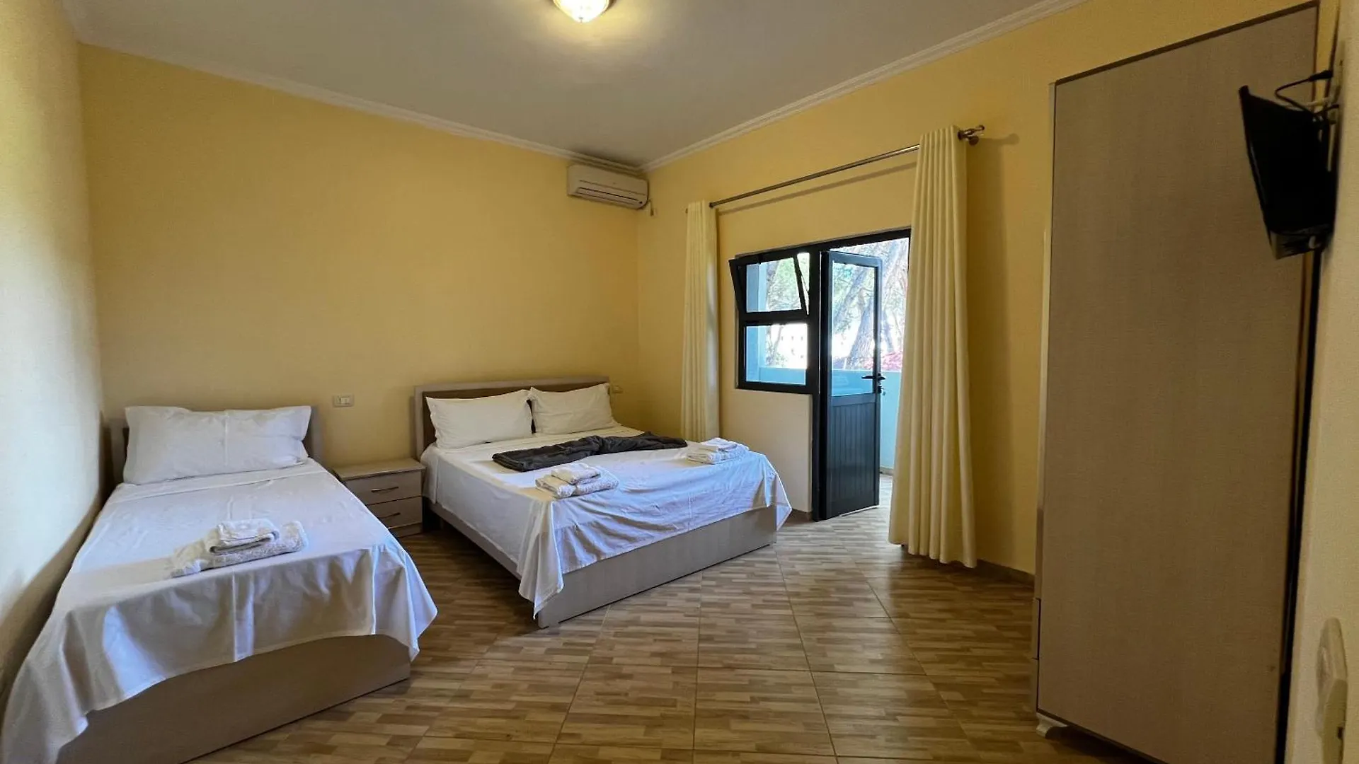 Canary Hotel Golem  0*, Golem (Tirana)